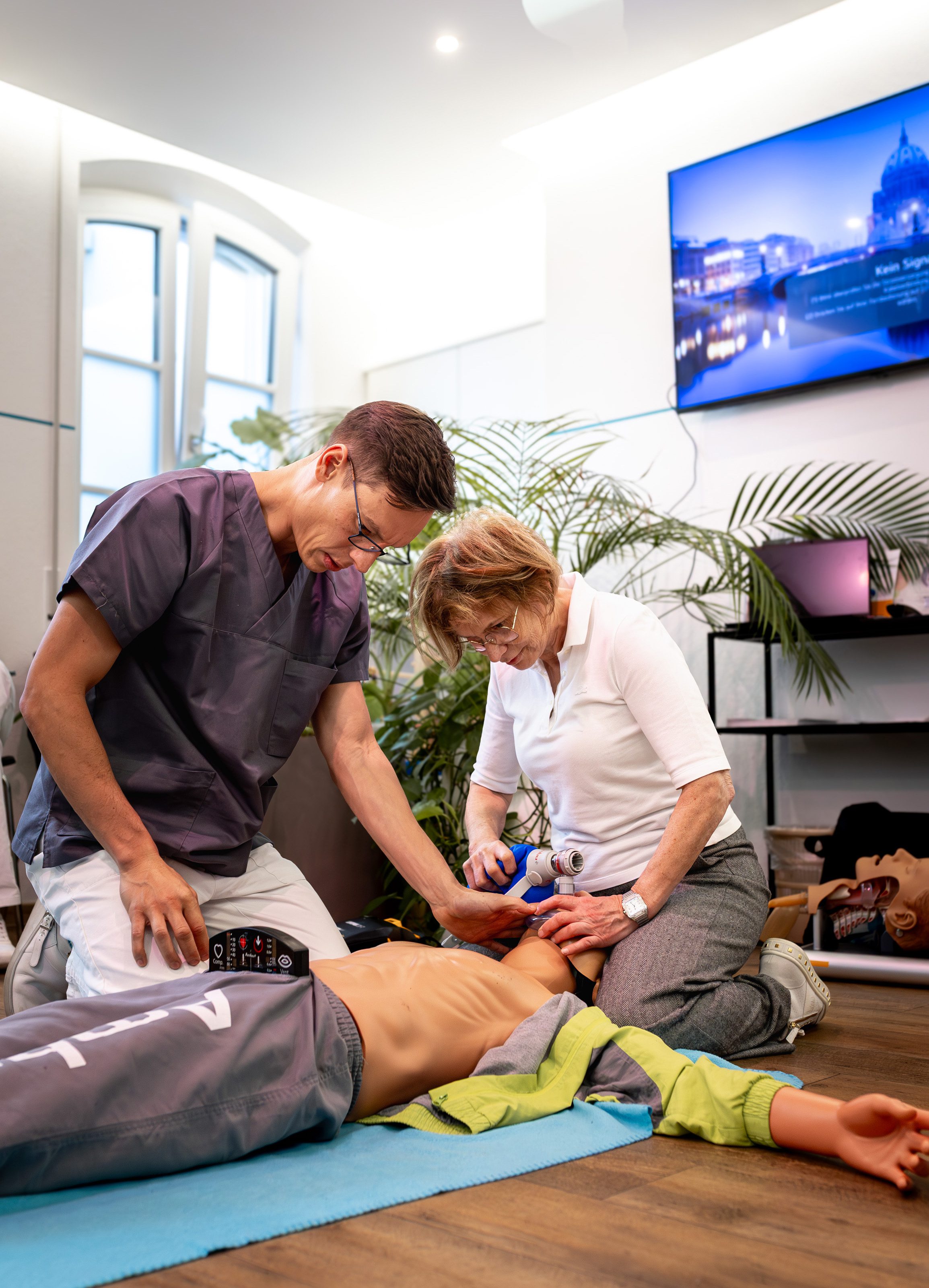 Wiederbelebungstraining in unserer Praxis